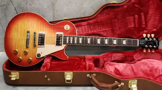 Gibson - Les Paul Standard 50s Electric Guitar with Hardshell Case - Heritage Cherry Sunburst