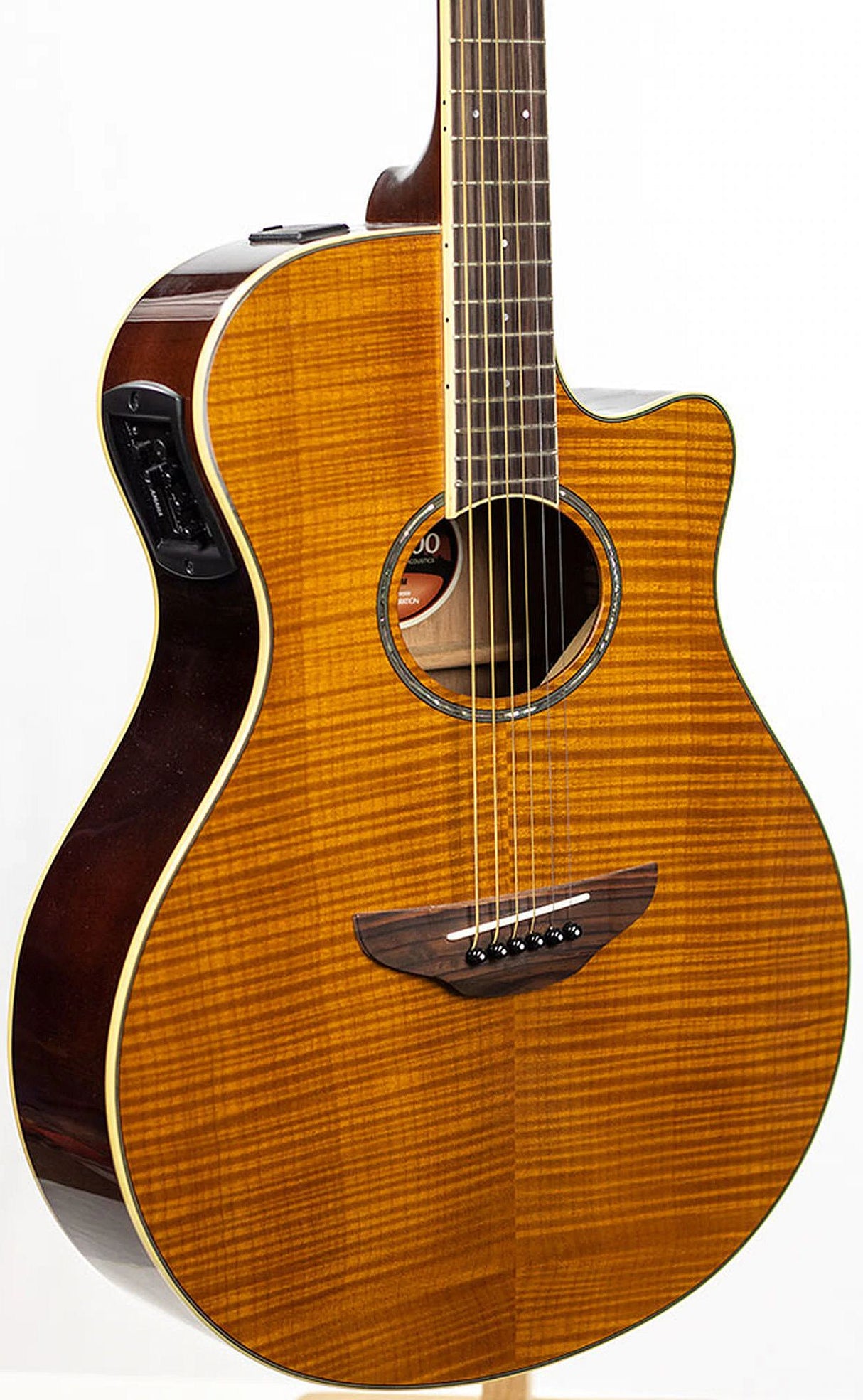 Yamaha - APX600FM Acoustique-Électrique avec Pan Coupé - Érable Flammé Ambré APX600FM AM