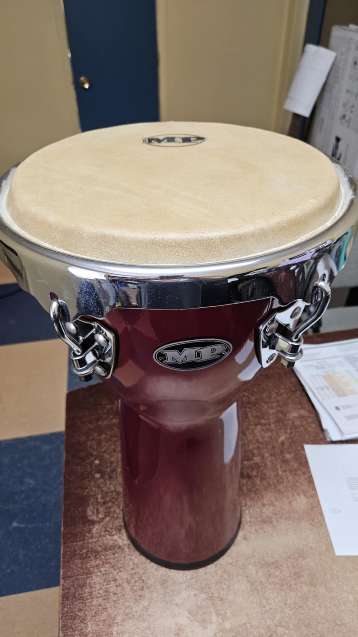 Pre-owned Mano Percussion MP1511F-WRD Fiberglass Comfort Rim Djembe 11" - Wine Red