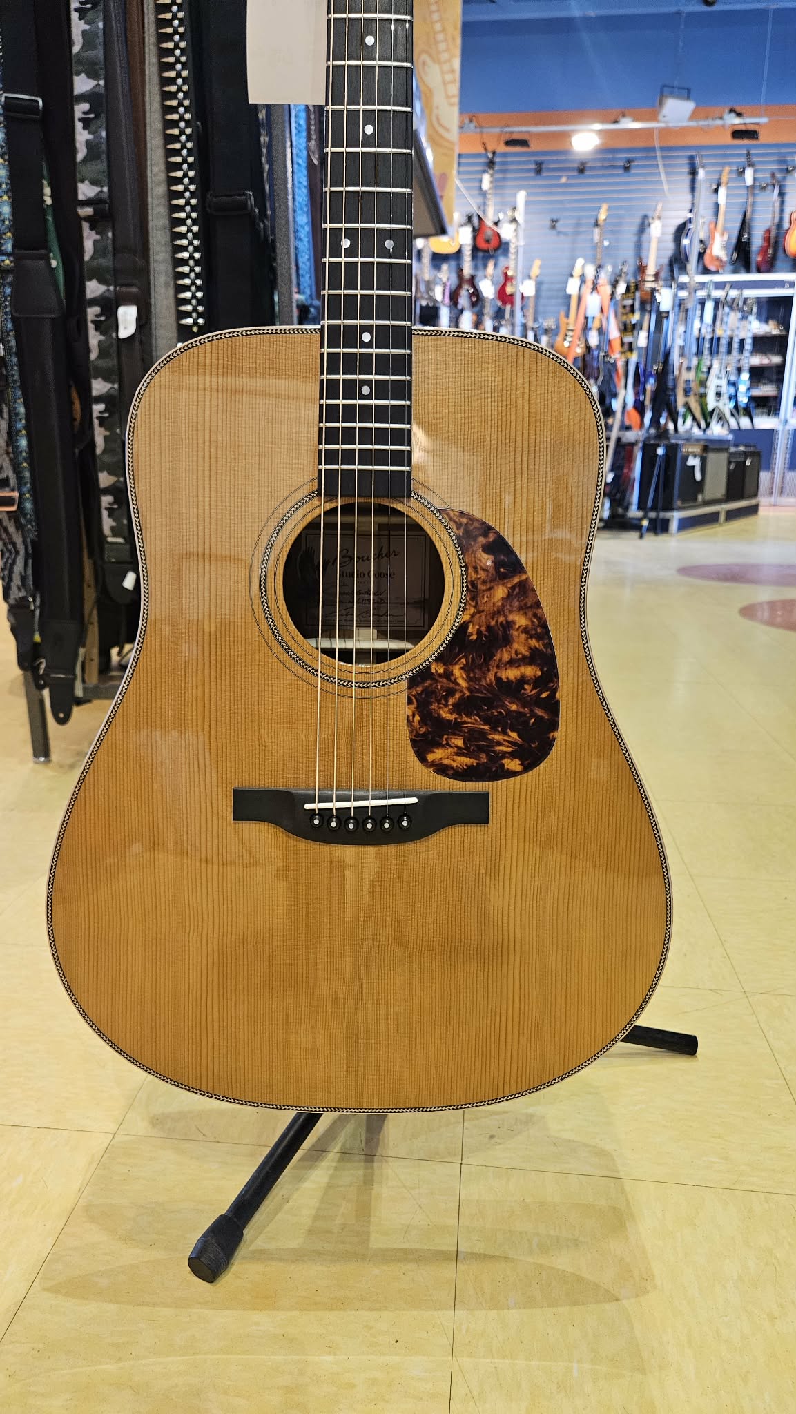 Boucher Acoustic guitar SG-42-CV with hard case