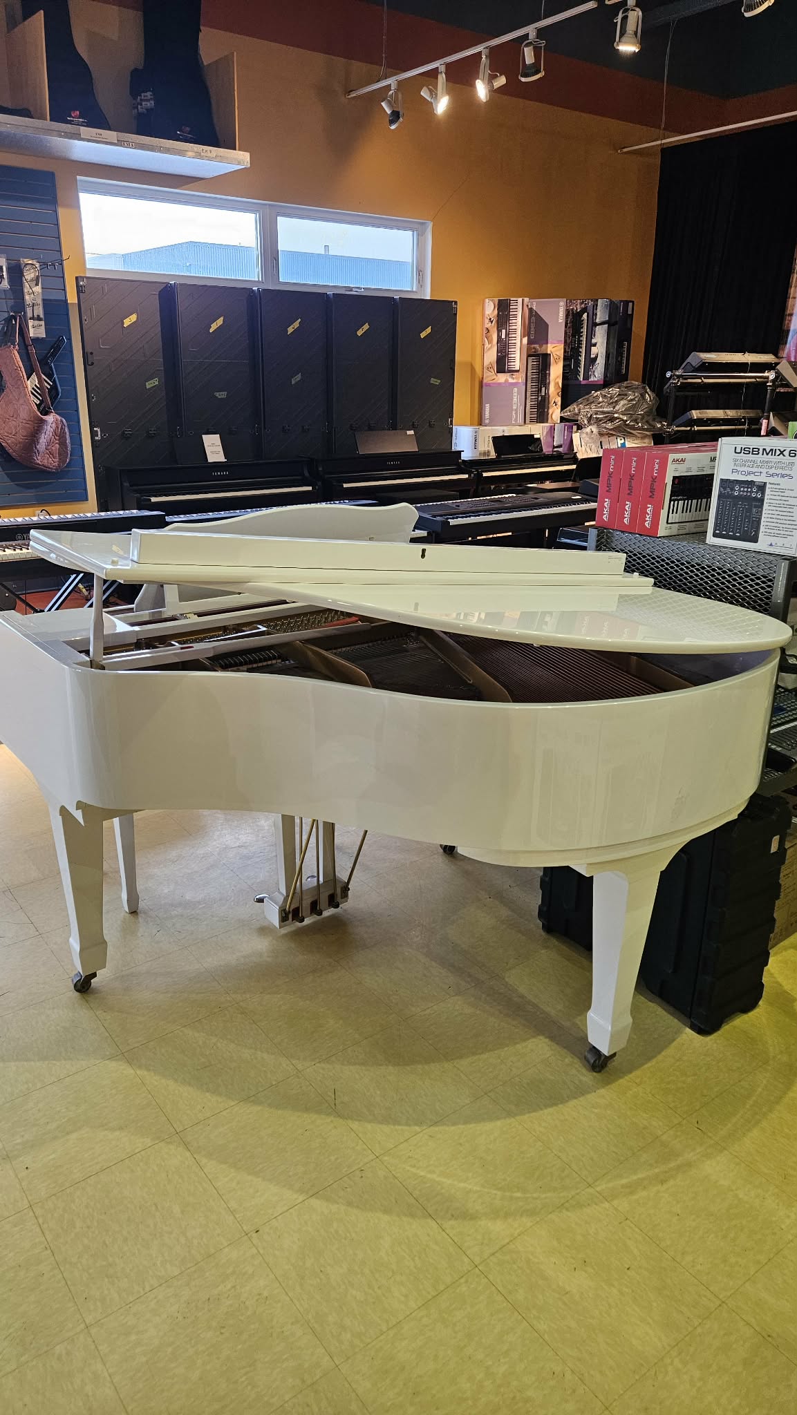 Piano à queue Young Chang White GP150 d'occasion