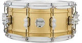 Caisse claire Pacific Drums - 6,5 x 14 pouces en laiton brossé satiné naturel avec accessoires chromés