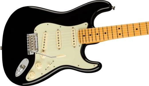 Fender - Stratocaster American Professional II, touche érable - Noir avec étui moulé Deluxe 0113902706